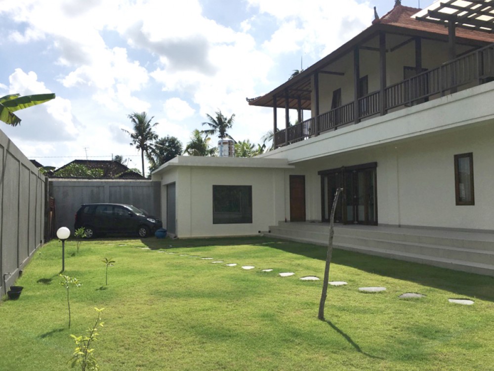 villa 3 kamar hak milik dengan pemandangan sawah