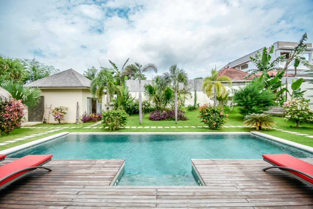 Charming Tropical Three Bedrooms villa dijual di Bukit