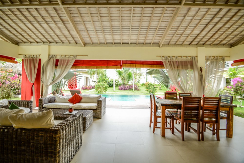 Charming Tropical Three Bedrooms villa dijual di Bukit