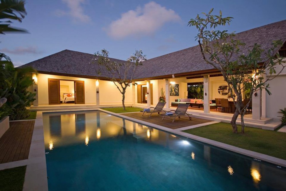 Luxueux Fond de commerce neuf chambres Villa à vendre à Canggu
