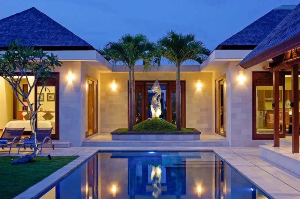 Luxueux Fond de commerce neuf chambres Villa à vendre à Canggu
