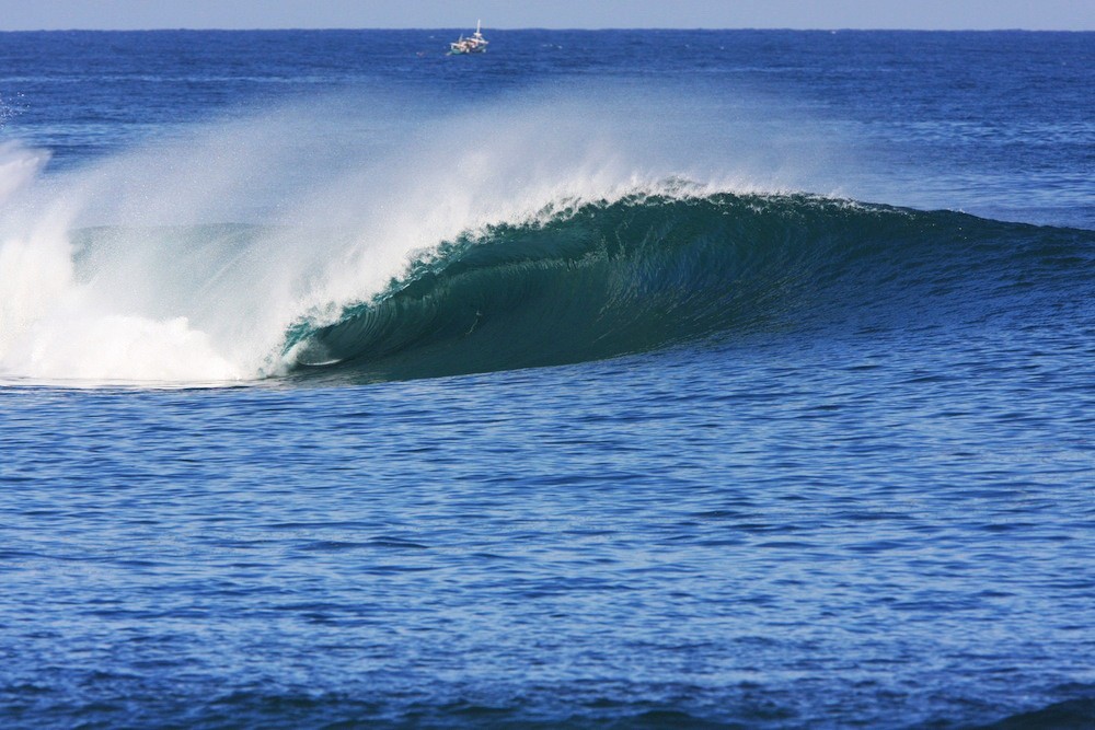 Sumbawa 18 Are Beachfront at Lakey Pipe