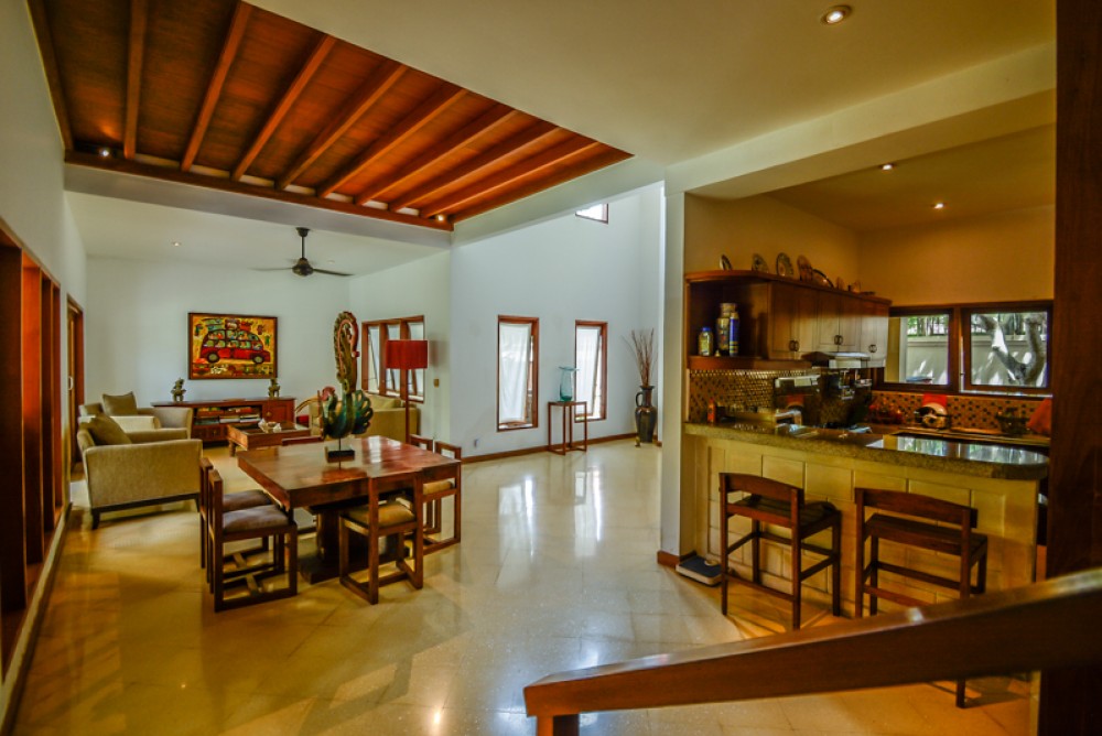 Best Four Bedrooms Villa for Sale in Batu Belig