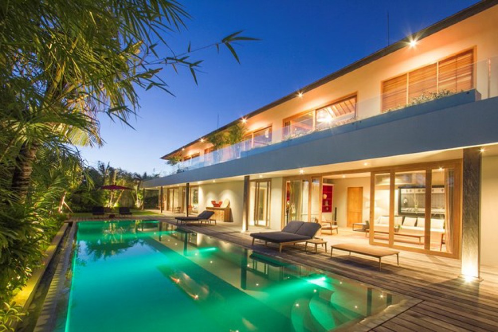 Luxurious Five Bedrooms Freehold Villa for Sale in Canggu