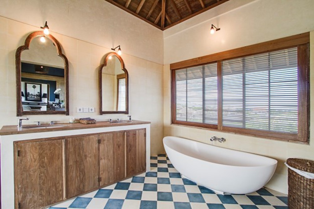 Luxurious Five Bedrooms Freehold Villa for Sale in Canggu