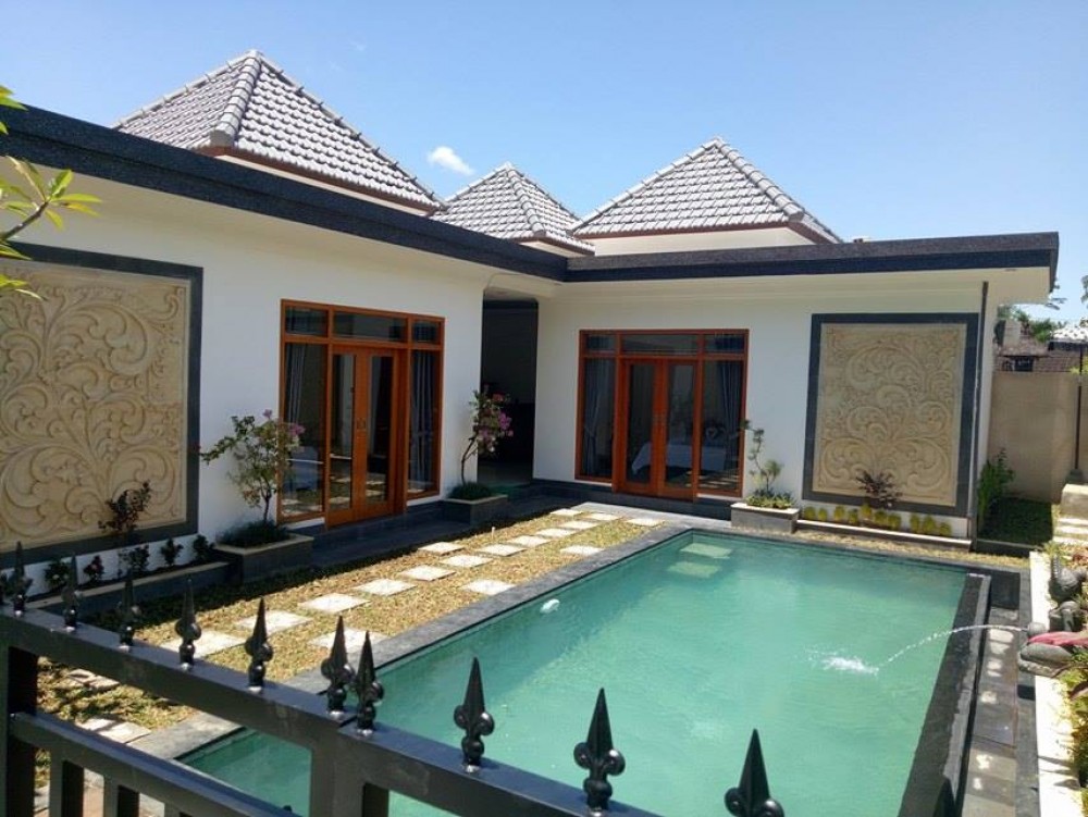 Luxurious Five Bedrooms Freehold Villa for Sale in Canggu