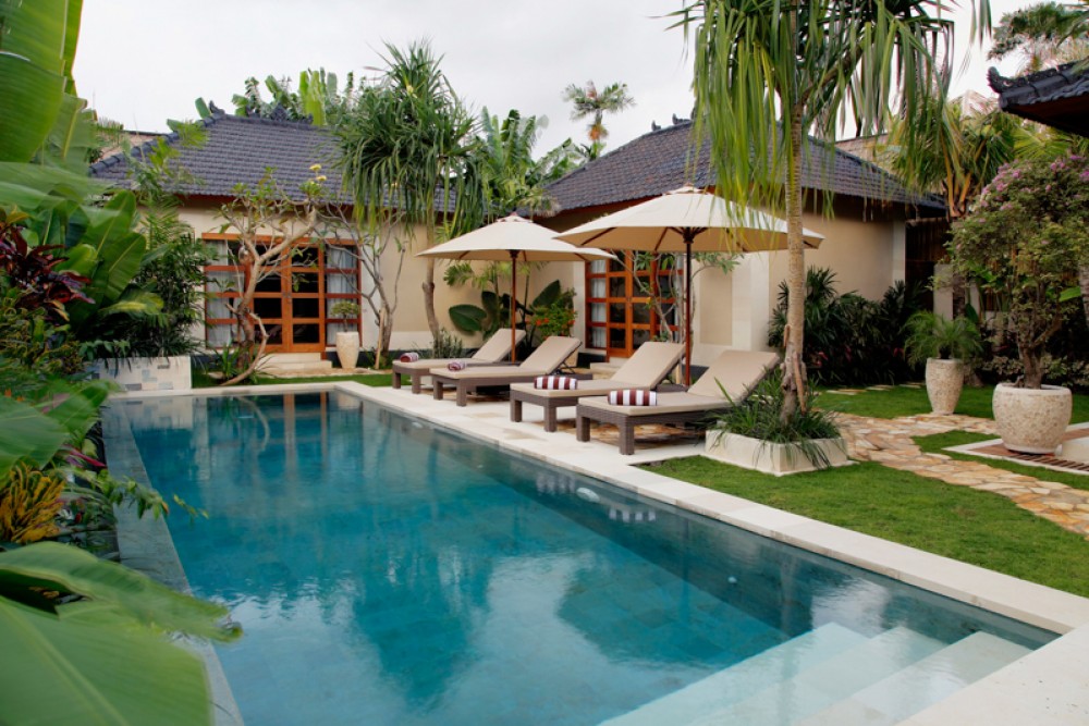 Luxury Tropical Villa dijual di jantung Seminyak - Kibarer 