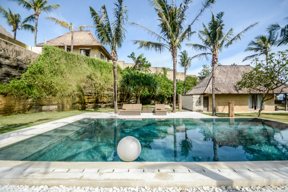 Luxury Beachfont Freehold Villa for Sale in Tabanan