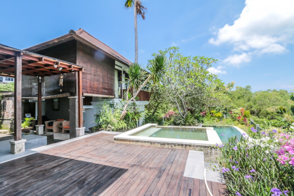 Belle villa Freehold avec vue imprenable à vendre à Uluwatu