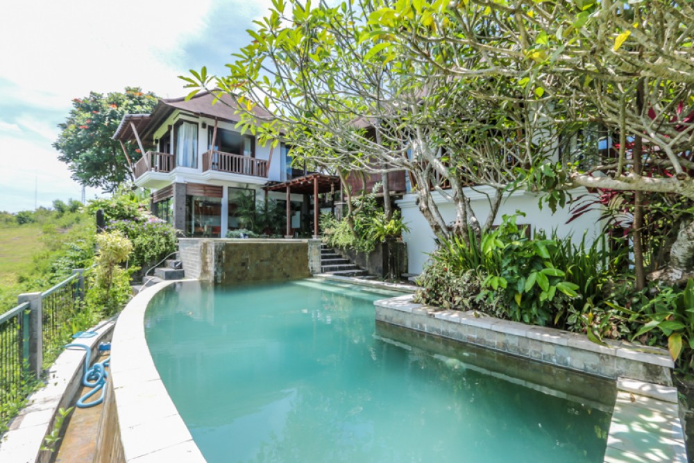 Beautiful Freehold Villa with Amazing View for Sale in Uluwatu