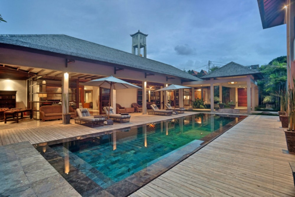 Luxurious Five Bedrooms Freehold Villa for Sale in Canggu