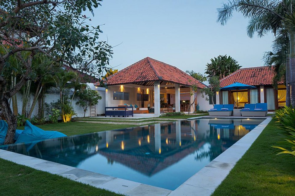 Villa Menawan Empat Kamar Tidur Freehold Dijual di Sanur