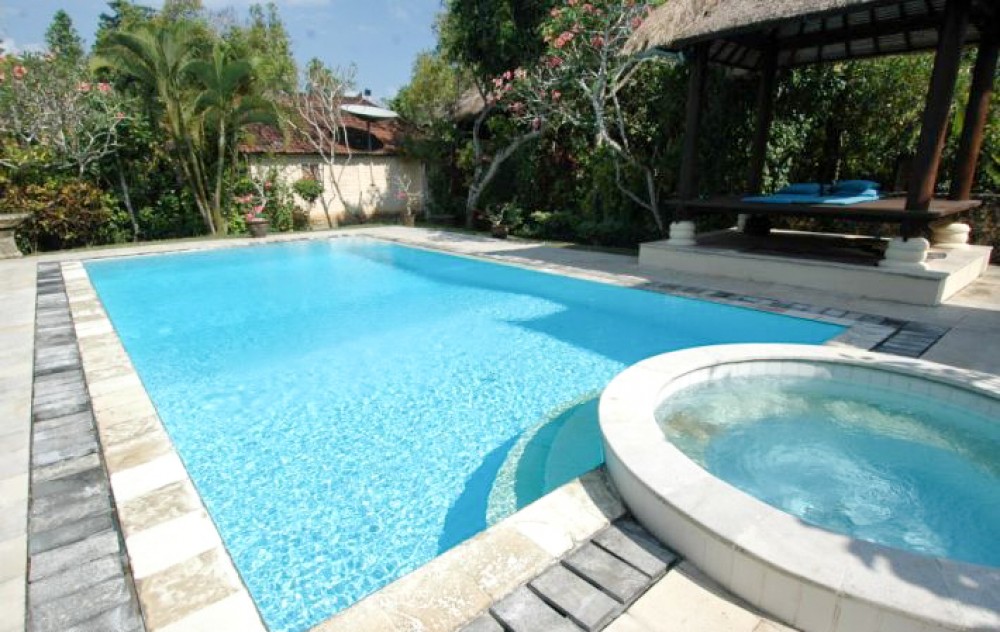 Villa Bali yang indah untuk dijual di Canggu