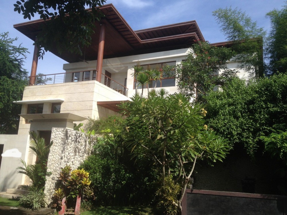 Rare 5 Bedroom Oceanview Leasehold Villa in Canggu for Sale