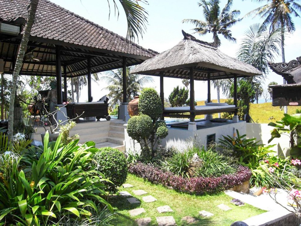 Ocean View Three Bedroom Villa with Spacious Land for sale in Gianyar