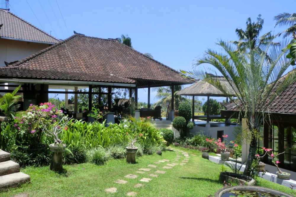 Vila Pemandangan Laut 3 Kamar Tidur dengan Tanah Luas dijual di Gianyar