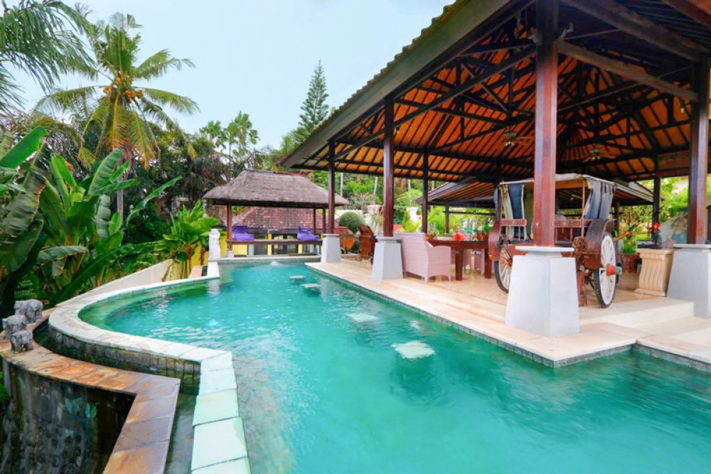 Ocean View Three Bedroom Villa with Spacious Land for sale in Gianyar