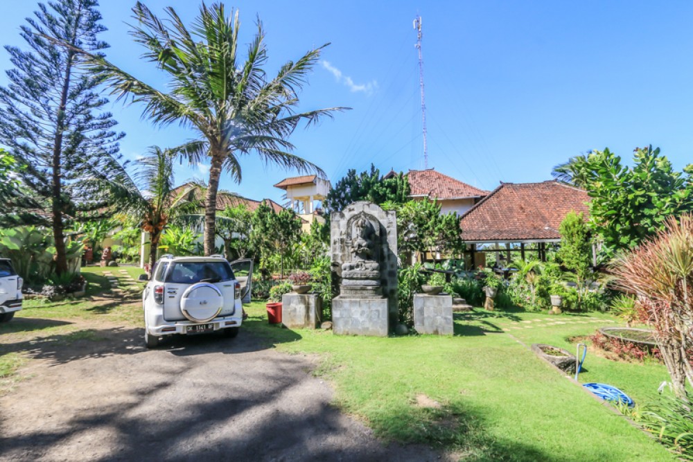 Villa 3 Chambres avec Vue sur l'Océan et Terrain Spacieux à vendre à Gianyar