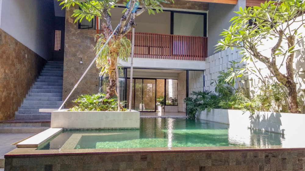 Brand New Luxury & Modern Living Villa for Sale in Umalas