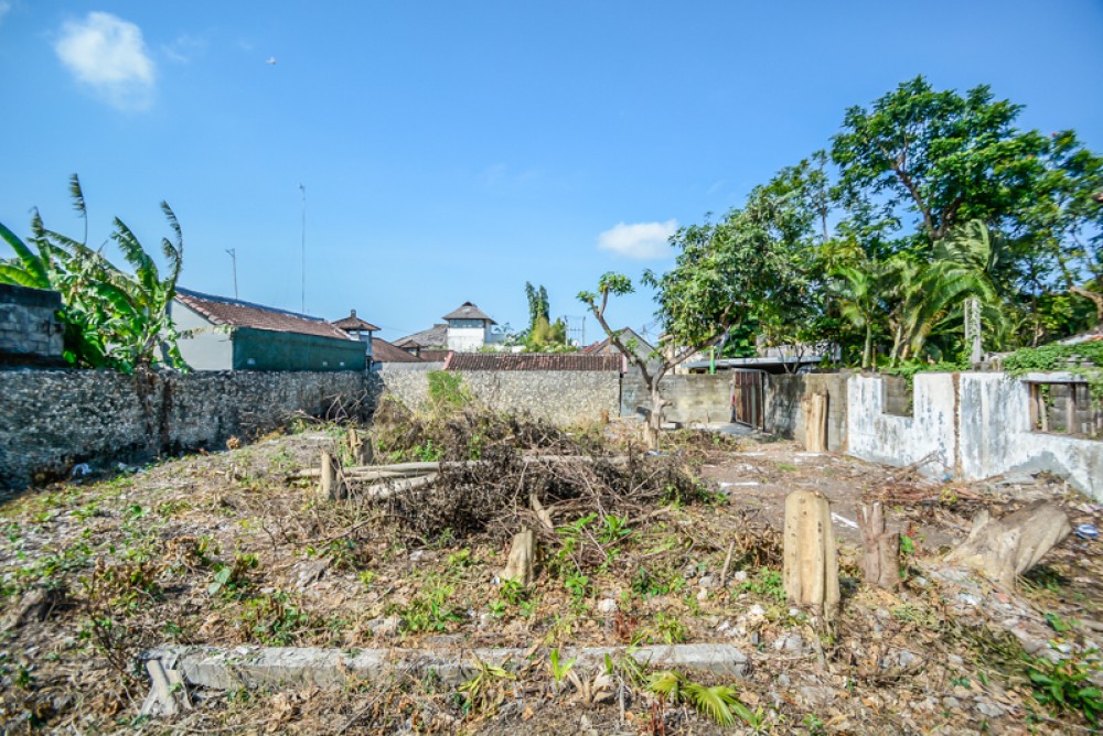 Hak milik tanah untuk dijual atau sewa jangka panjang di lokasi utama