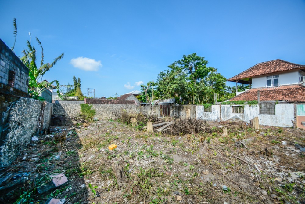 Hak milik tanah untuk dijual atau sewa jangka panjang di lokasi utama