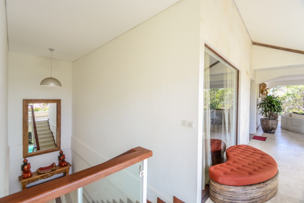 Villa mewah dengan Long Lease dan Walking distance ke Beach Sale di Jimbaran