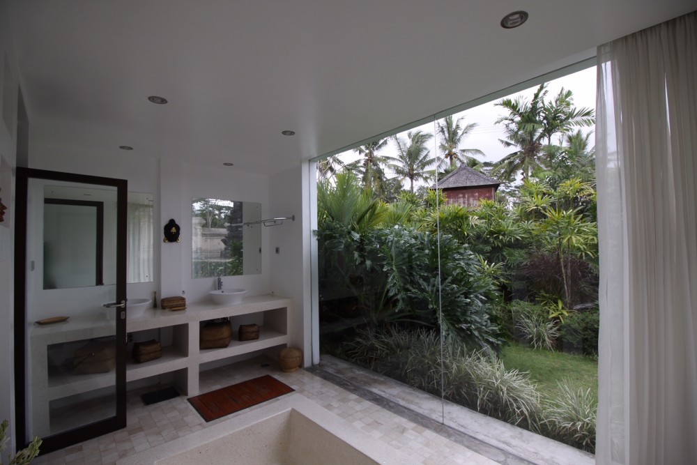 LUXURY VILLA SET ON QUITE AREA COMPLATED BY JUNGLE AND RICE FIELD VIEW 