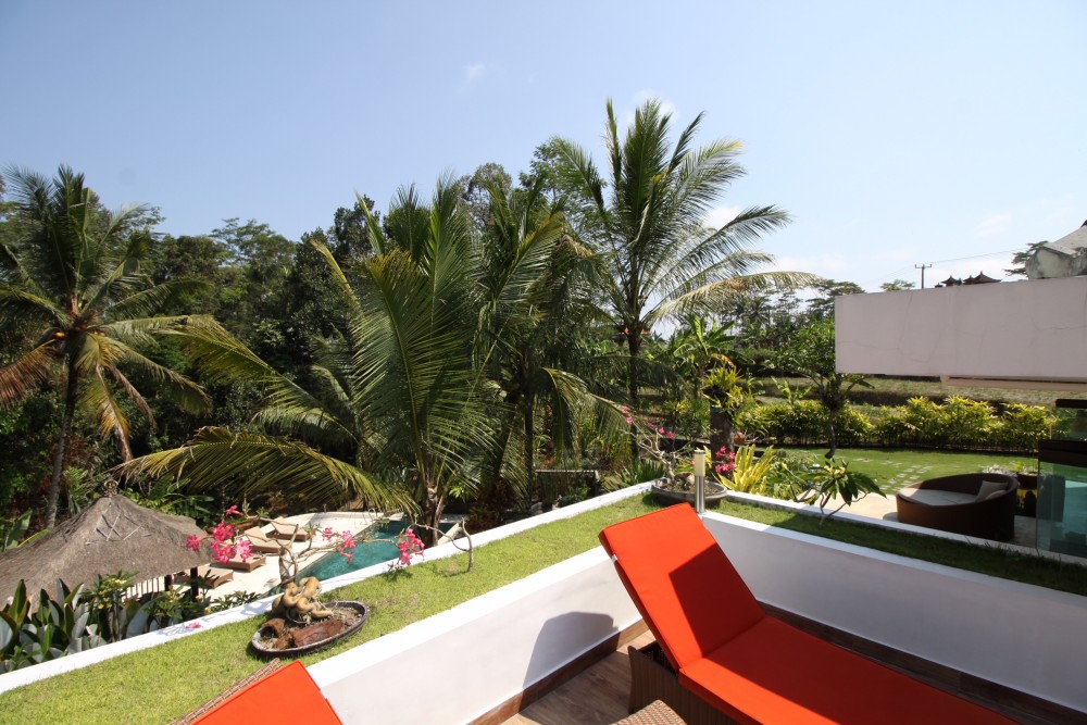 VILLA DE LUXE DANS UN QUARTIER CALME COMPLET PAR JUNGLE ET VUE SUR LE RIZ