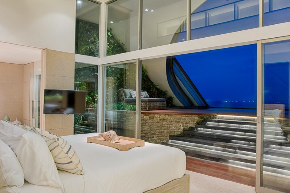 Amazing Three Bedrooms Penthouse for Sale with Ocean View in Echobeach