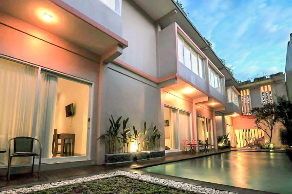Rumah Tamu Minimalis Modern Dijual di Tegal Cupek