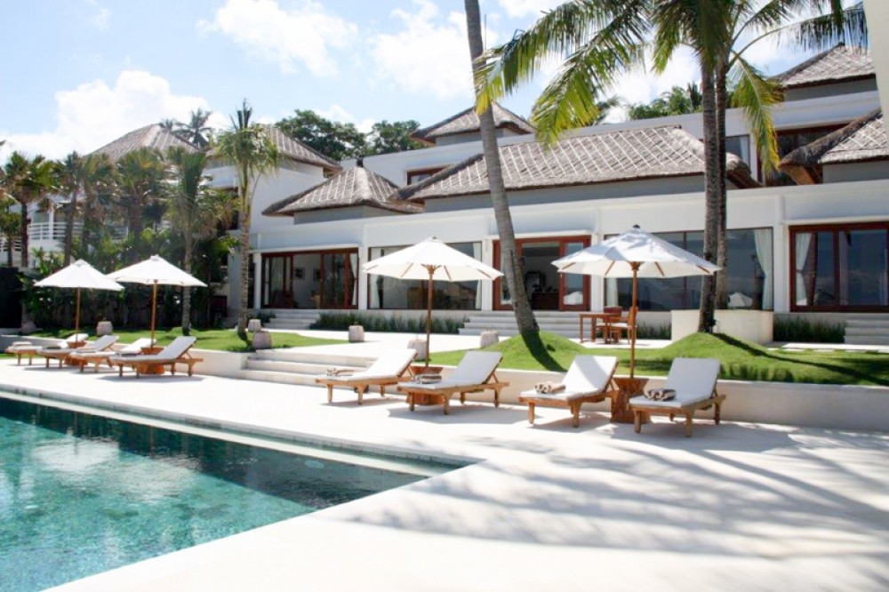 Luxurious Freehold Beachfront Villa for Sale in Candidasa