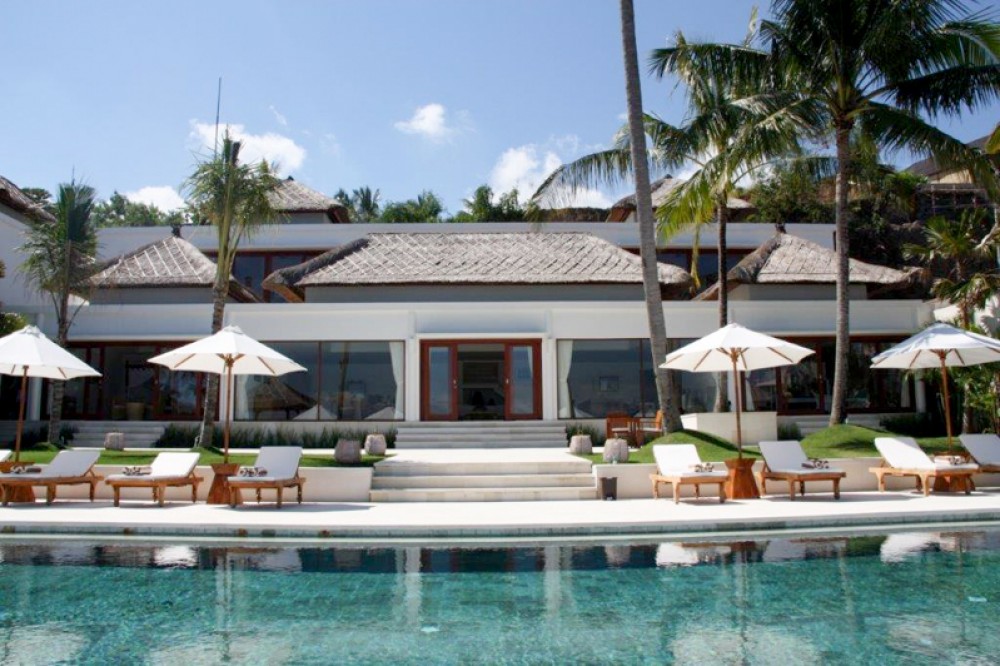 Villa Mewah di Tepi Pantai untuk Dijual di Candidasa