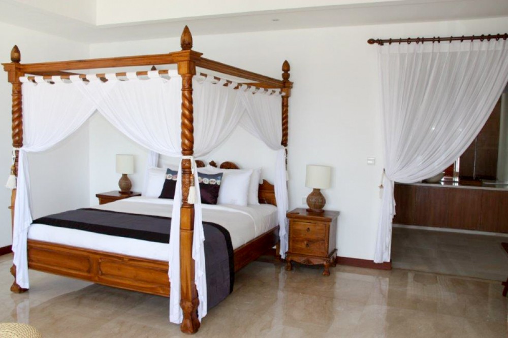 Luxurious Freehold Beachfront Villa for Sale in Candidasa