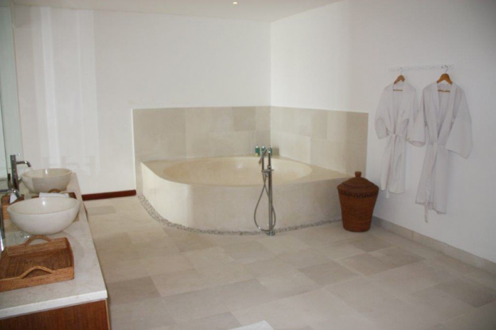 Luxurious Freehold Beachfront Villa for Sale in Candidasa