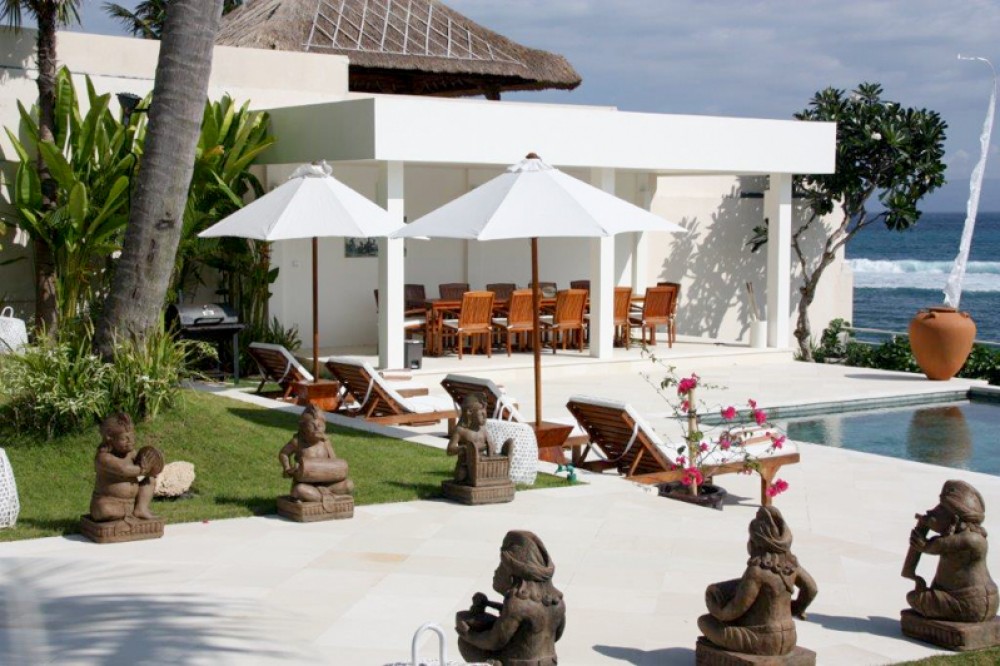 Luxurious Freehold Beachfront Villa for Sale in Candidasa