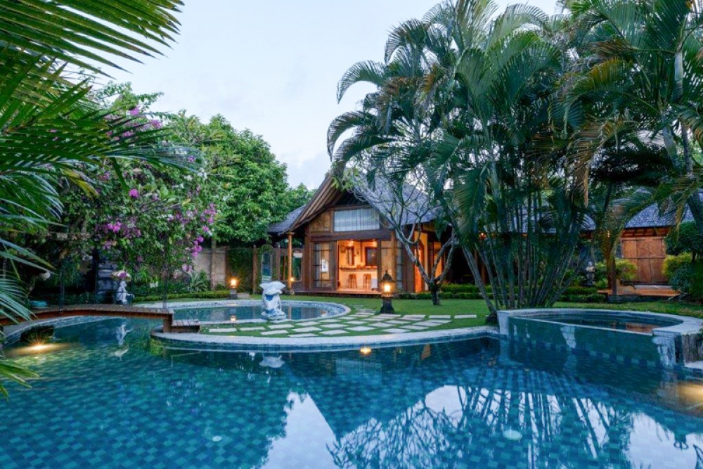 Villa spacieuse en pleine propriété à vendre au cœur de Seminyak