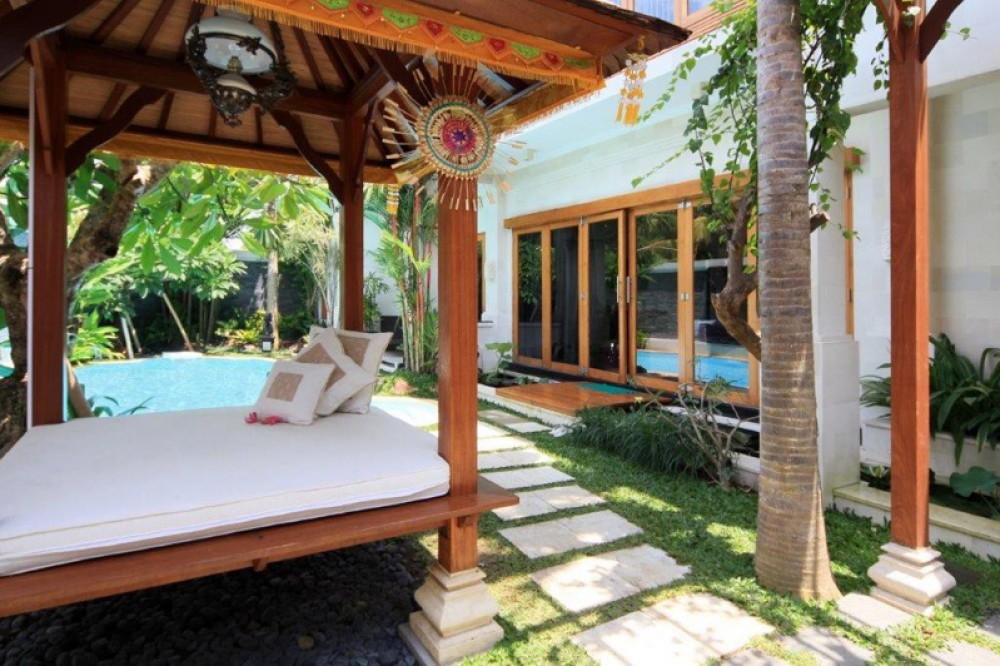 Charmante villa à vendre sur deux niveaux au coeur de Seminyak