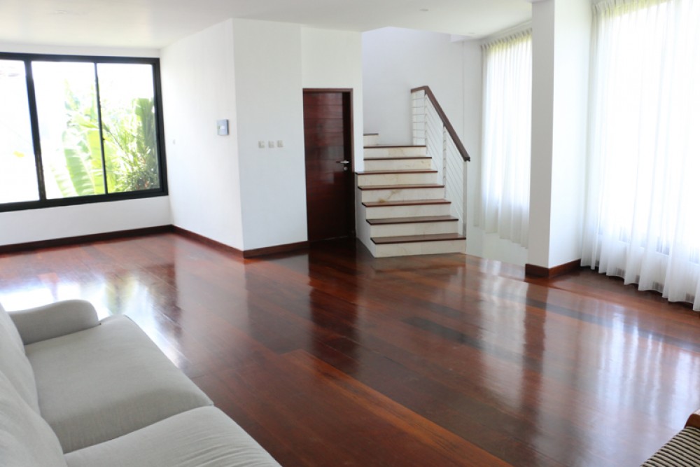 Minimalist Modern Four Level Freehold Villa dijual di Tegal Cupek