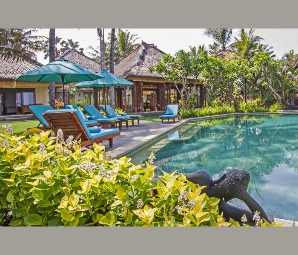 AMAZING BEACH FRONT VILLA FOR SALE IN CEMAGI Kibarer Property