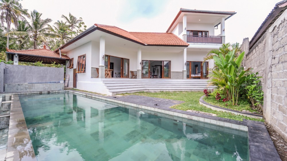 Villa minimaliste moderne avec vue sur la mer à vendre à Jembrana