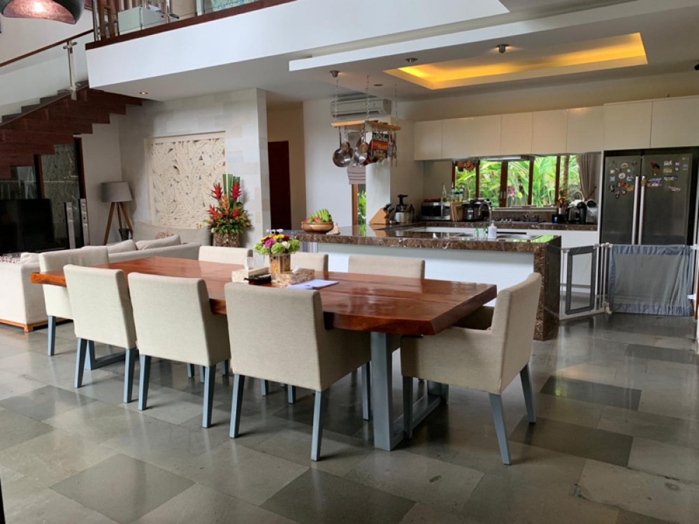 Charming Freehold Villa dengan Pemandangan Laut untuk Dijual di Cemagi