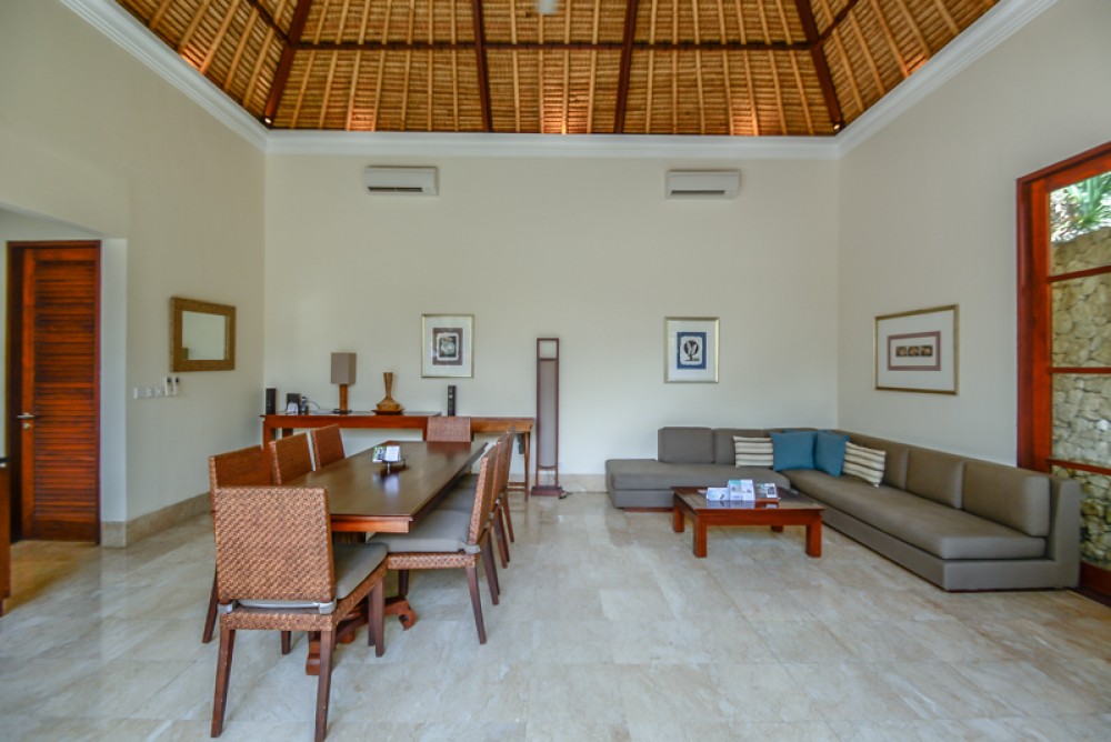 Villa Freehold Nyaman Dijual di Ungasan