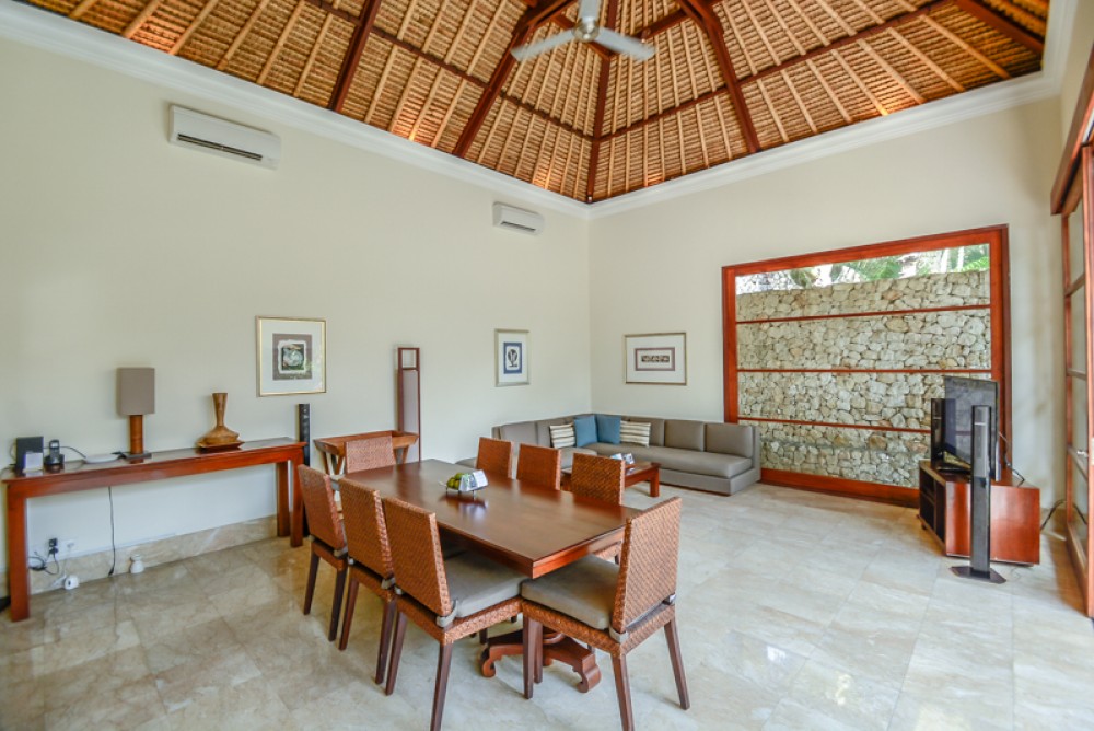 Villa Freehold Nyaman Dijual di Ungasan