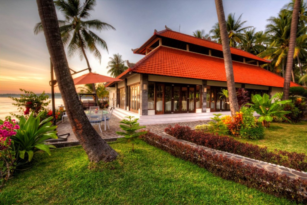 Villa cantik di tepi pantai kawasan Buleleng