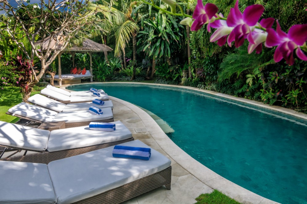 Elegant villa with spacious land for sale in Seminyak