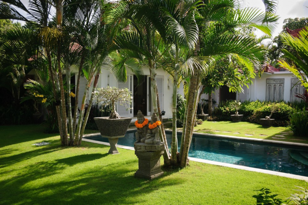 Elegant villa with spacious land for sale in Seminyak