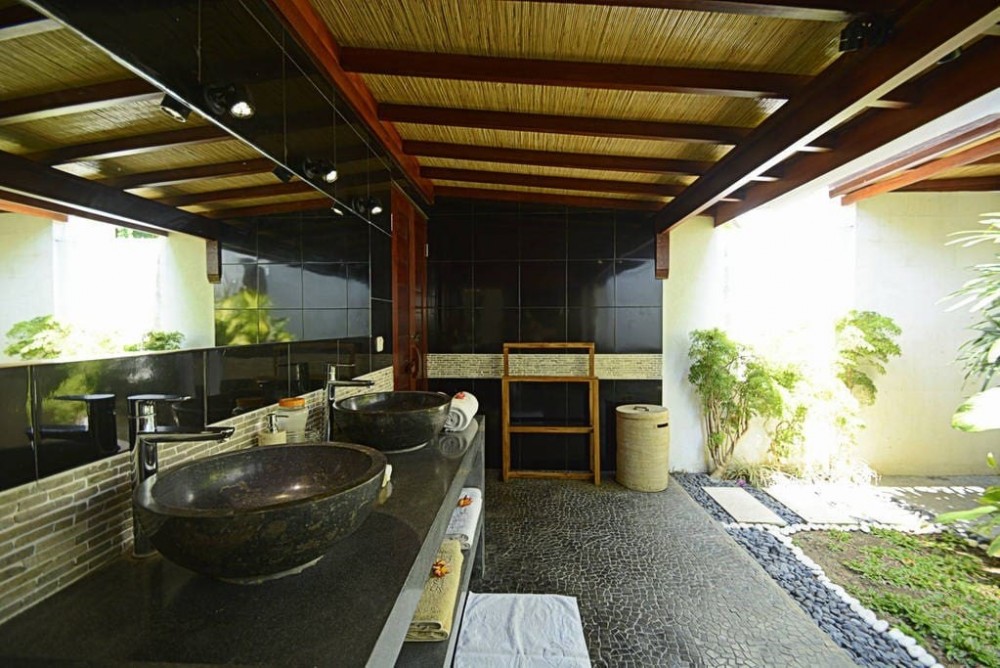 Stunning Four Bedroom Tropical Garden Villa in Umalas