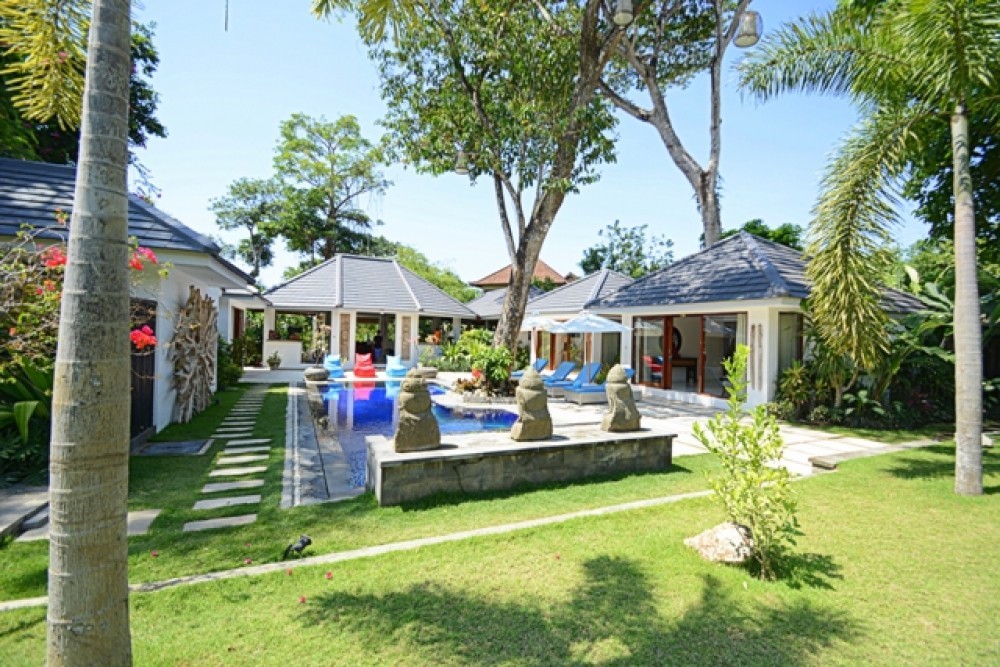 Stunning Four Bedroom Tropical Garden Villa in Umalas