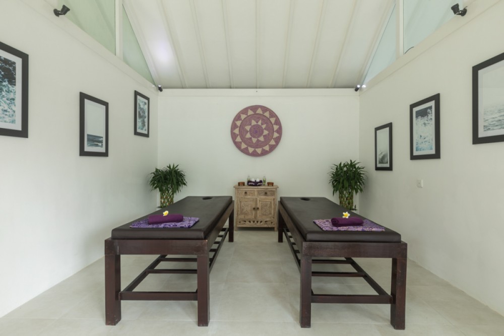 Charming Three Bedrooms Villa Dijual di Canggu