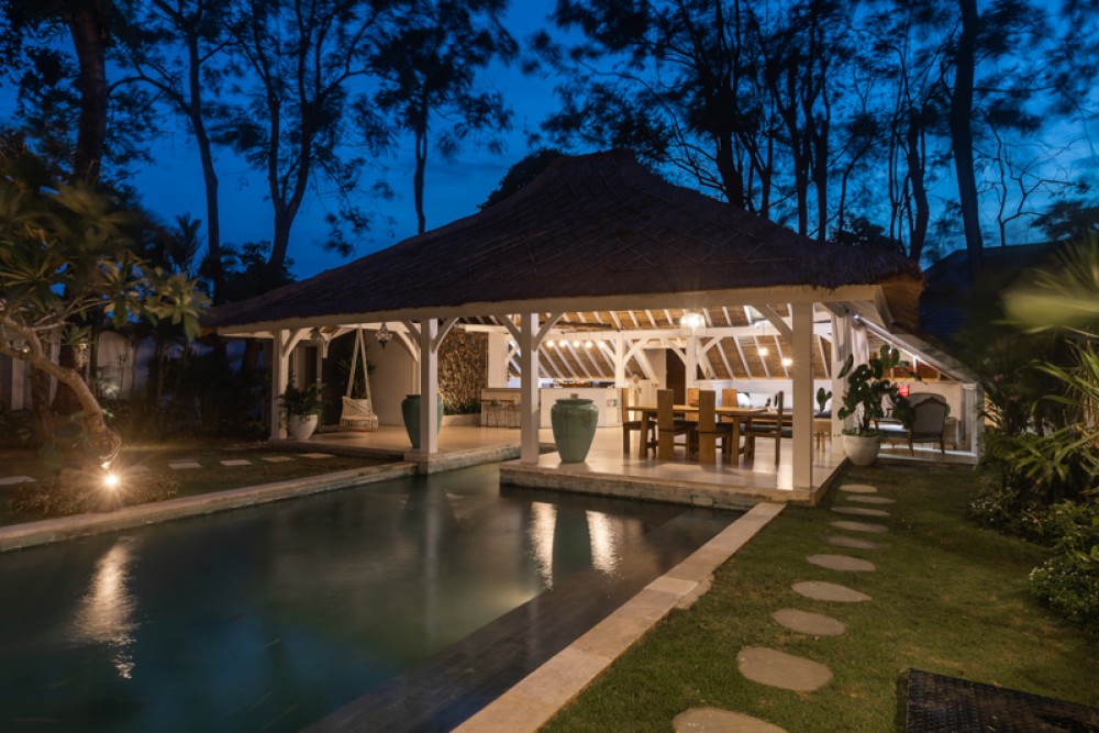 Charming Three Bedrooms Villa Dijual di Canggu